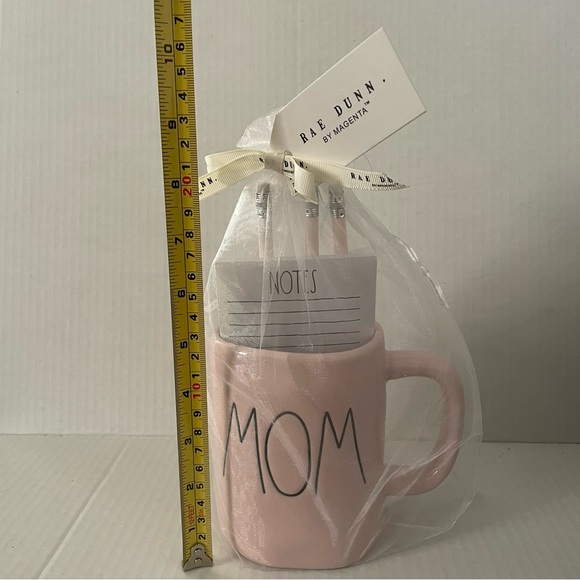 🩷 Rae Dunn 🩷 Mom Ceramic Mug Gift Set with Notepad and Pencils NWT - Picture 6 of 8